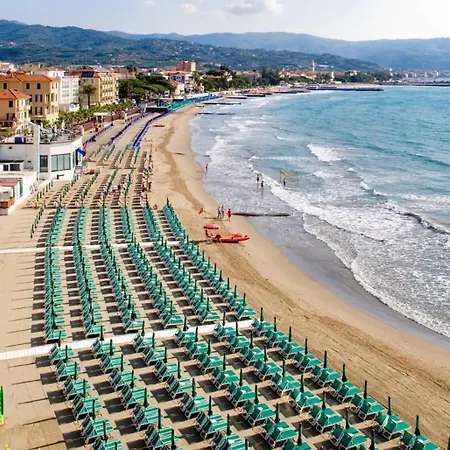 Casa Bisou Italia Con * Diano San Pietro